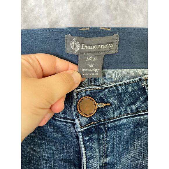 Democracy Reverse Cuff Boyfriend Jeans sz 14W "Ab"solution Crop Casual Slimming - Picture 3 of 10